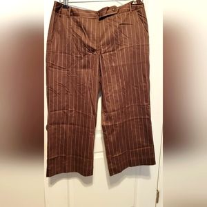NWT Worthington Marilyn fit cropped pants. Size 16